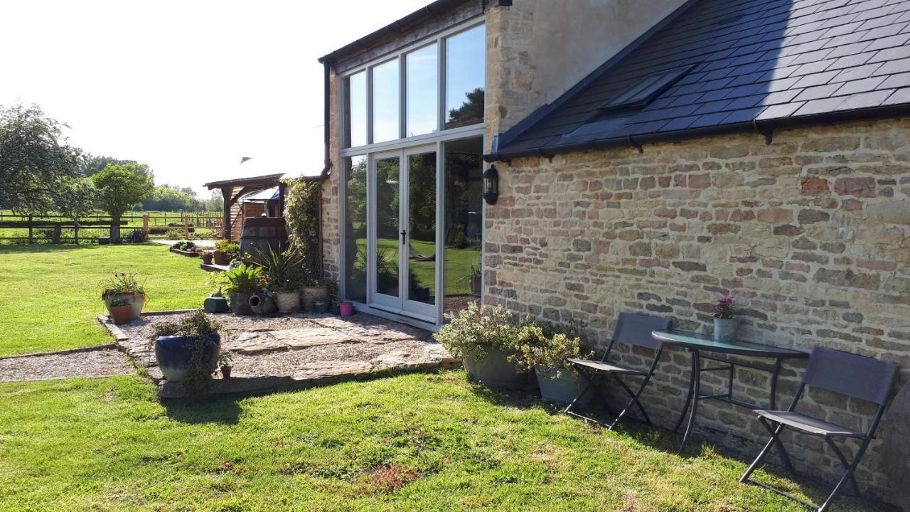 The Byre North End Farm Ashton Keynes Exterior foto